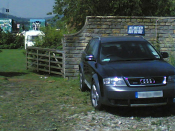 Glastonbury2005 Seta Markh 05 06 26 C Melvins Very Own Car Park