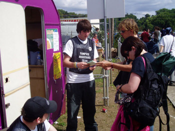 Reading2006 Setb Mikem A The Who Wants To Win A Purple Caravan Raffle