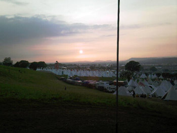 Glastonbury2009 Setb Robd W Must Be Hard To Make A Quick Getaway Carrying A Tipi Though