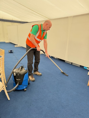 Ian Barber Hoovering (2)